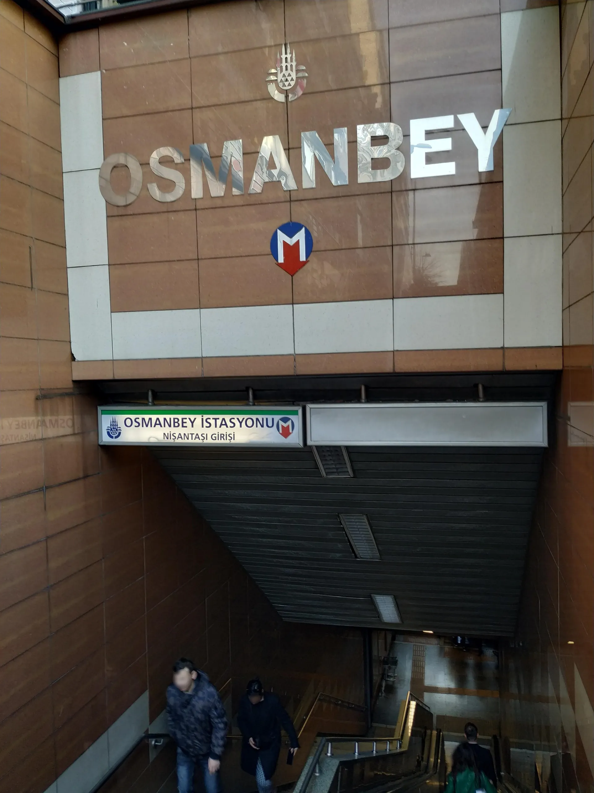 Osmanbey Metro çevresi